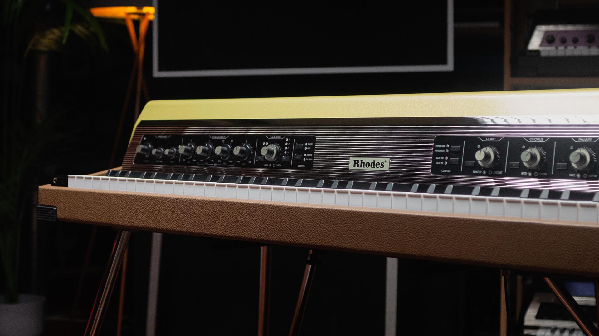Rhodes MK8 Golden Brown Hero-1